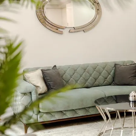 Fontana Free Parking トゥズラ