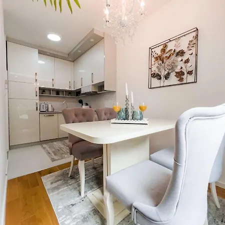 Fontana Free Parking * Tuzla