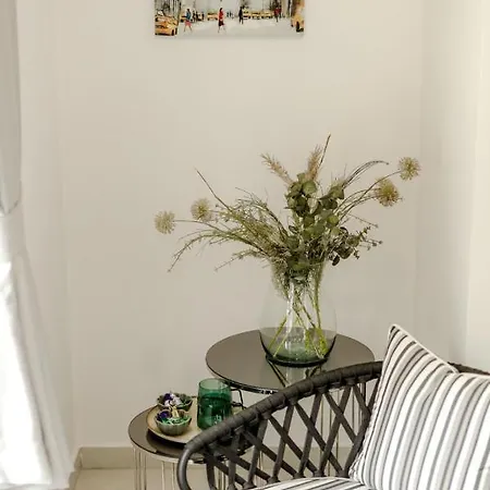 Fontana Free Parking *